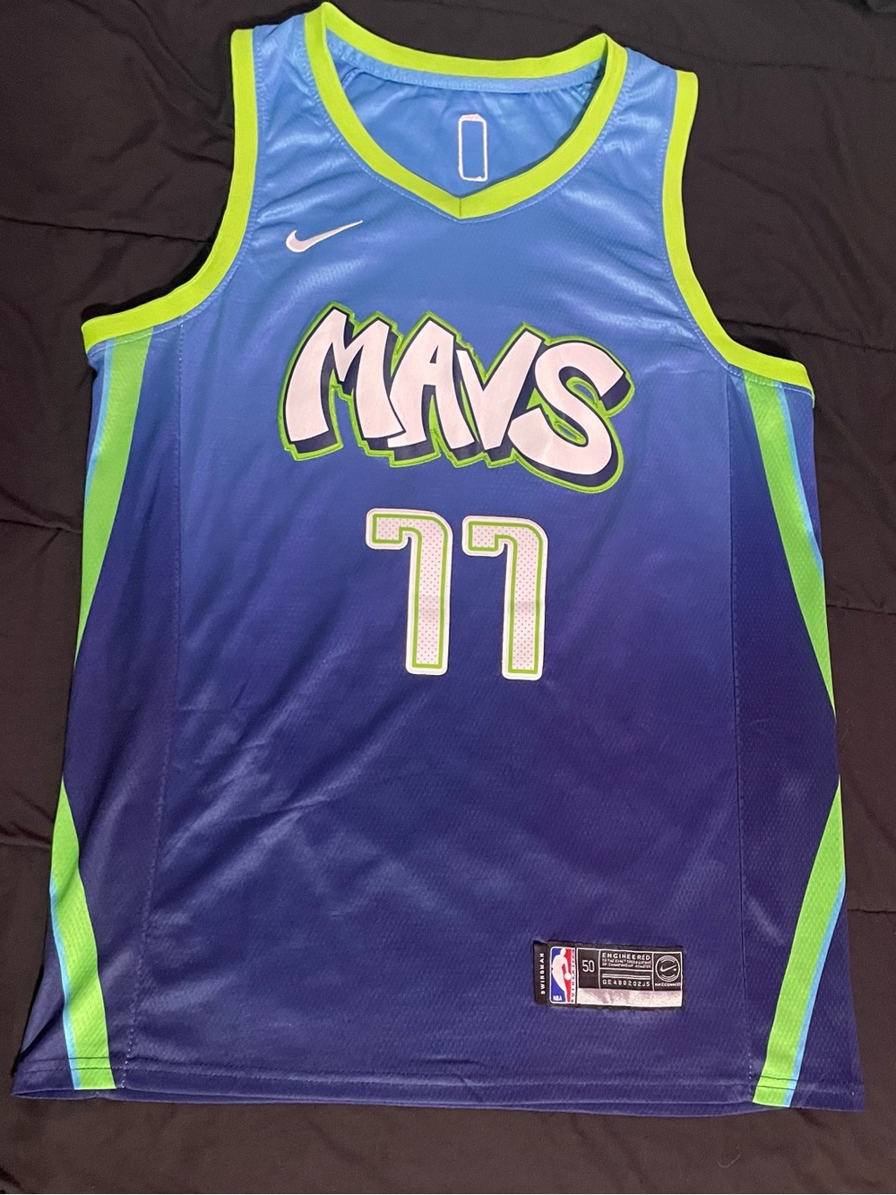Nike Dallas Mavericks Luka Doncic #77 NBA Size 50 Blue/Green City Edition Jersey